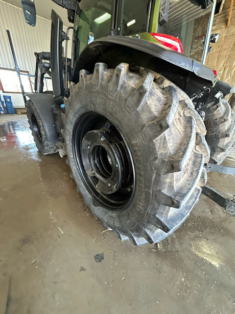 Used Valtra G135 V Tractor for sale